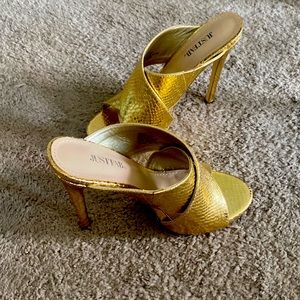 Womens gold metallic heels
